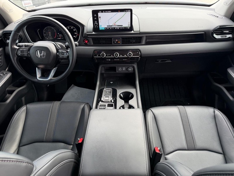Honda Pilot Vehicle Full-screen Gallery Image 12