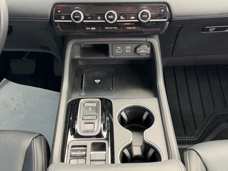Honda Pilot Vehicle Full-screen Gallery Image 15