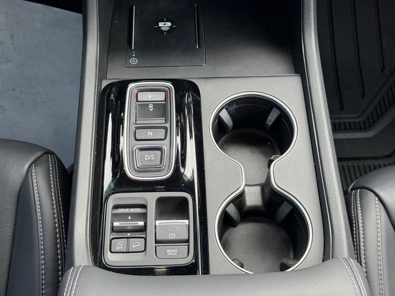 Honda Pilot Vehicle Full-screen Gallery Image 16