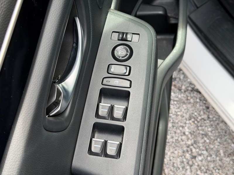 Honda Pilot Vehicle Full-screen Gallery Image 26