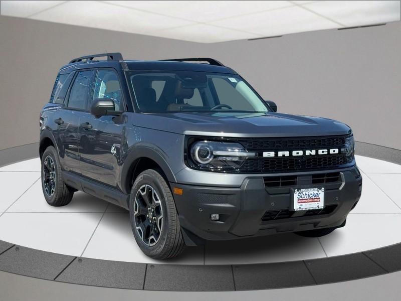Ford Bronco Sport Vehicle Full-screen Gallery Image 02