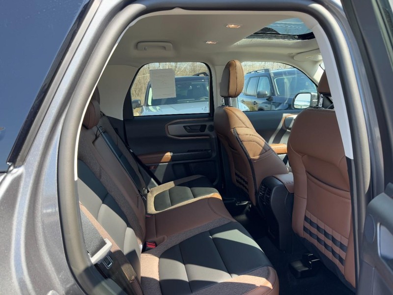 Ford Bronco Sport Vehicle Full-screen Gallery Image 05