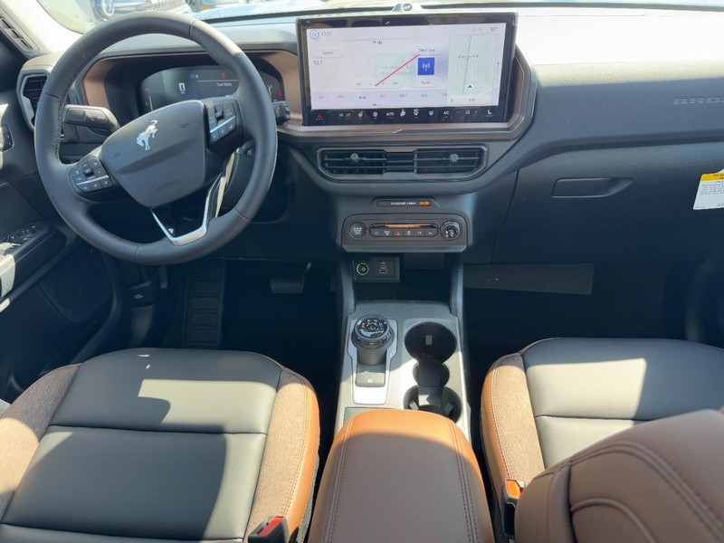 Ford Bronco Sport Vehicle Full-screen Gallery Image 06