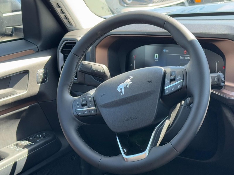 Ford Bronco Sport Vehicle Full-screen Gallery Image 07