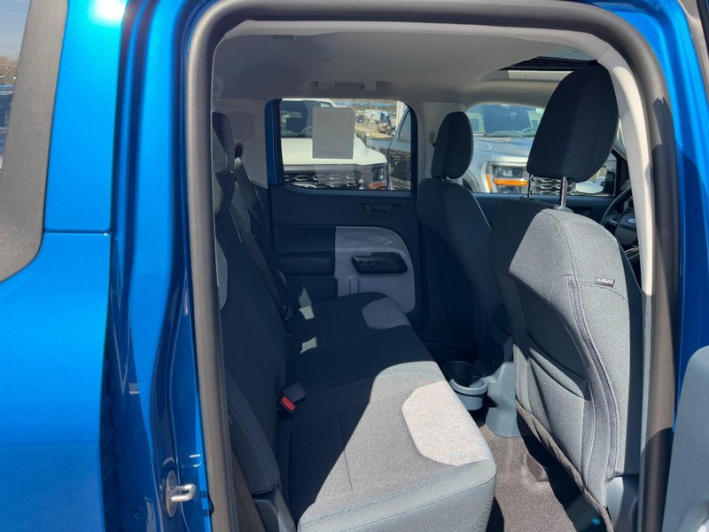 Ford Maverick Vehicle Full-screen Gallery Image 05