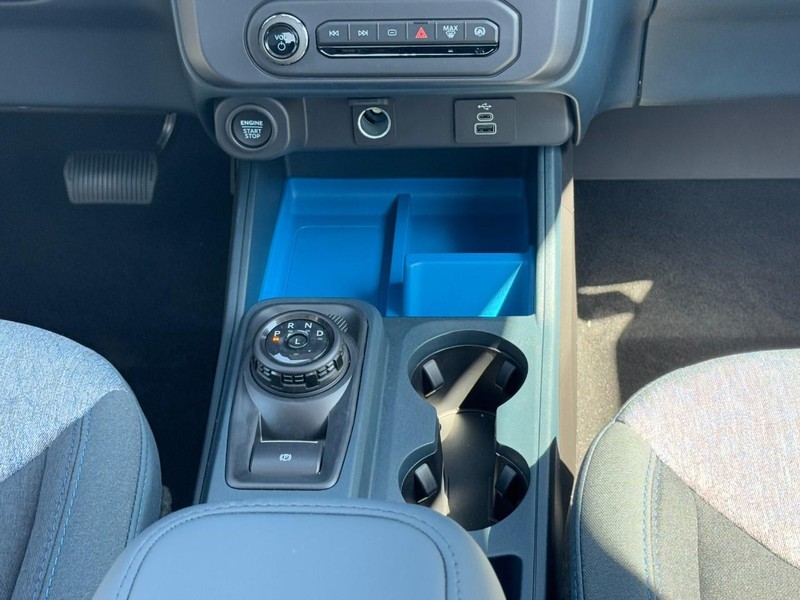 Ford Maverick Vehicle Full-screen Gallery Image 09