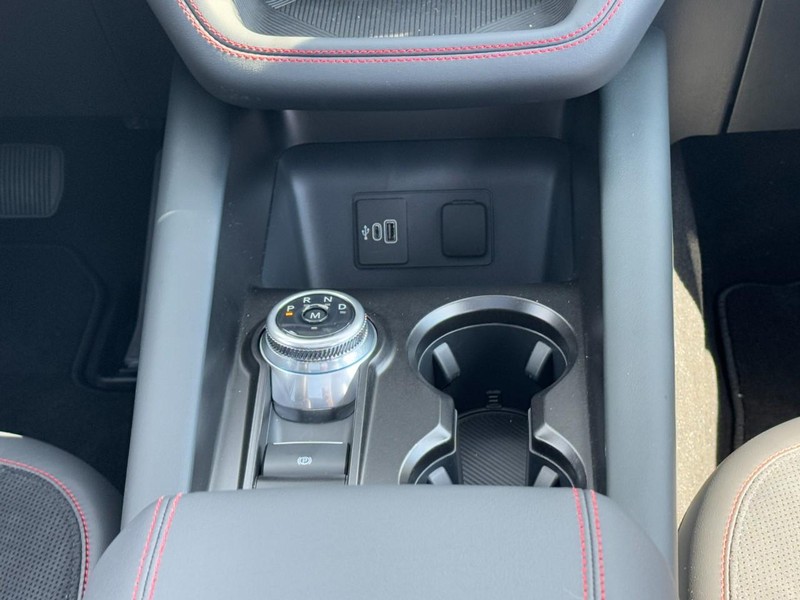 Ford Explorer Vehicle Full-screen Gallery Image 10