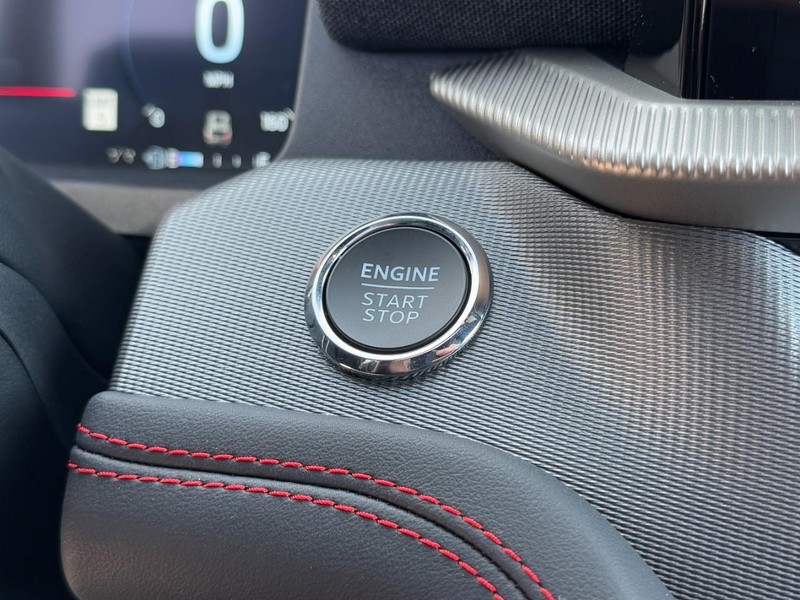 Ford Explorer Vehicle Full-screen Gallery Image 15