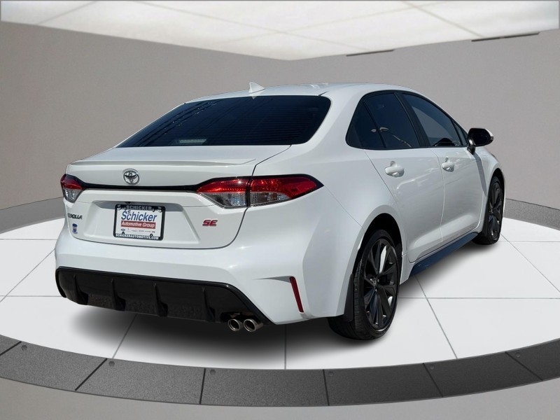 Toyota Corolla Vehicle Full-screen Gallery Image 03