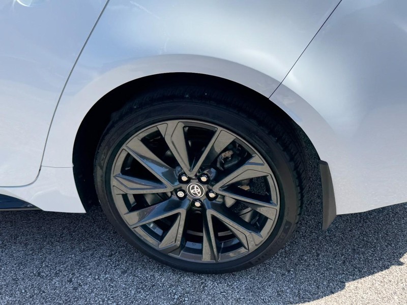 Toyota Corolla Vehicle Full-screen Gallery Image 07