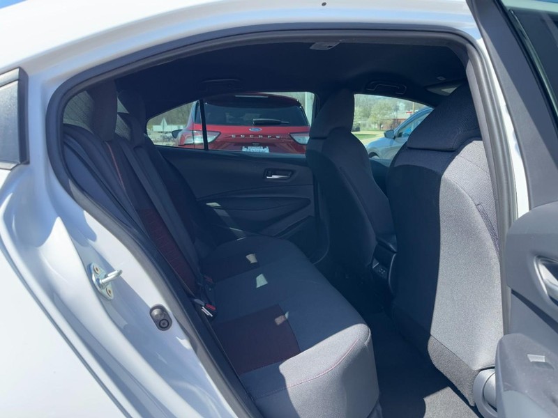 Toyota Corolla Vehicle Full-screen Gallery Image 10