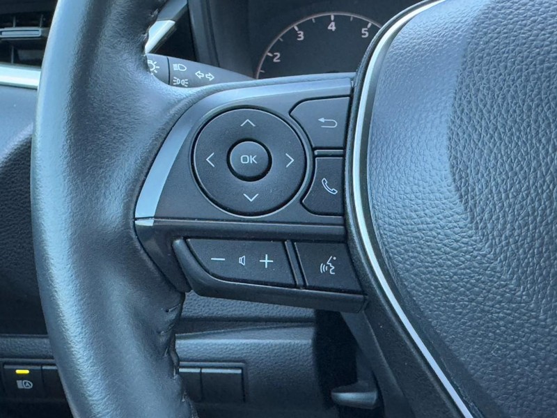 Toyota Corolla Vehicle Full-screen Gallery Image 16