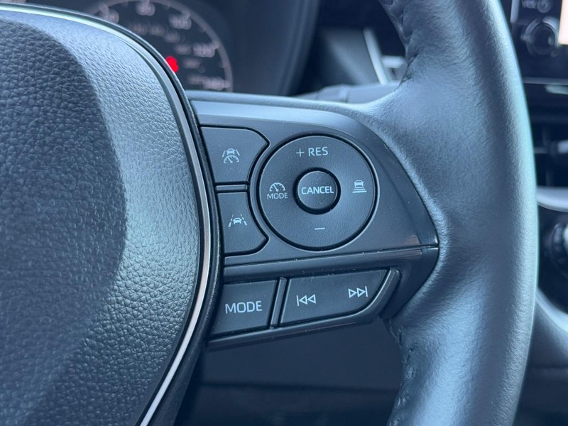 Toyota Corolla Vehicle Full-screen Gallery Image 17