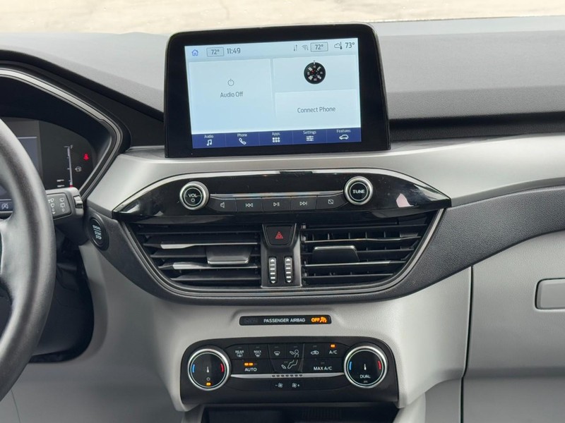 Ford Escape Vehicle Full-screen Gallery Image 13