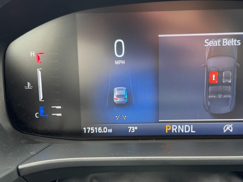 Ford Escape Vehicle Full-screen Gallery Image 18