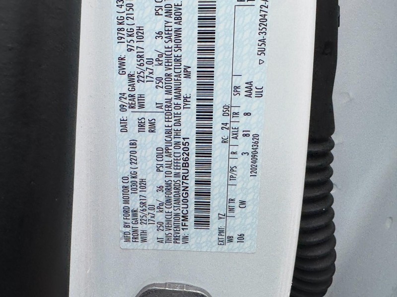 Ford Escape Vehicle Full-screen Gallery Image 22