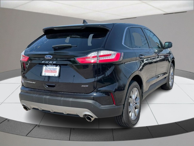 Ford Edge Vehicle Full-screen Gallery Image 03