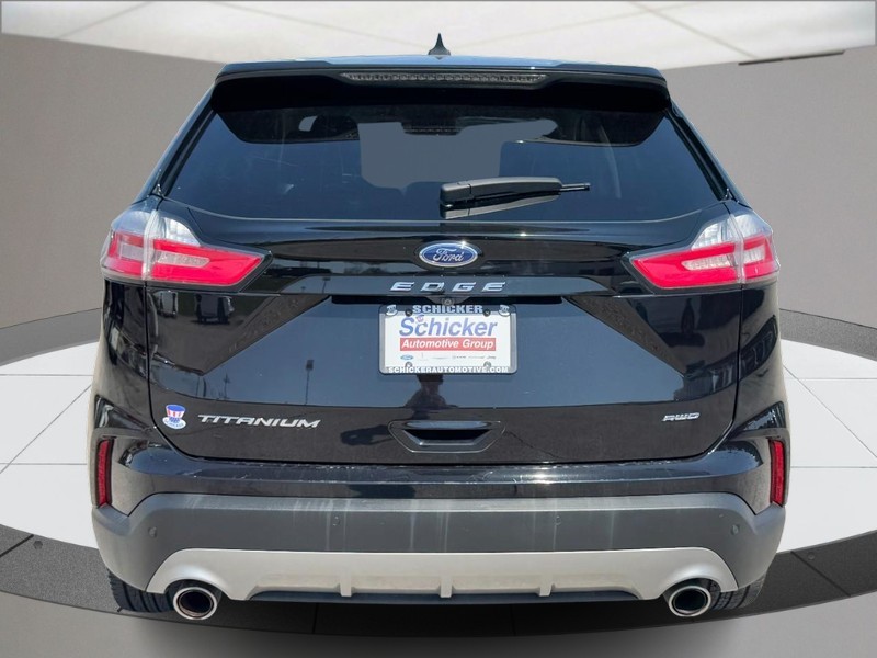 Ford Edge Vehicle Full-screen Gallery Image 04