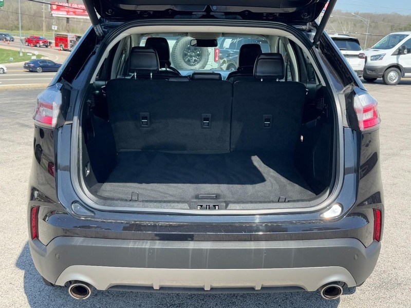 Ford Edge Vehicle Full-screen Gallery Image 05