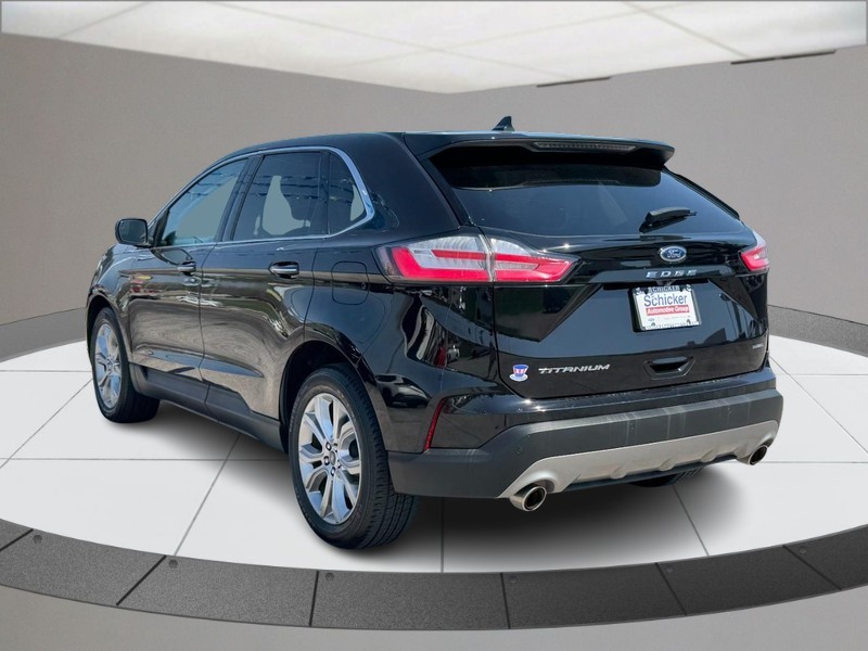 Ford Edge Vehicle Full-screen Gallery Image 06