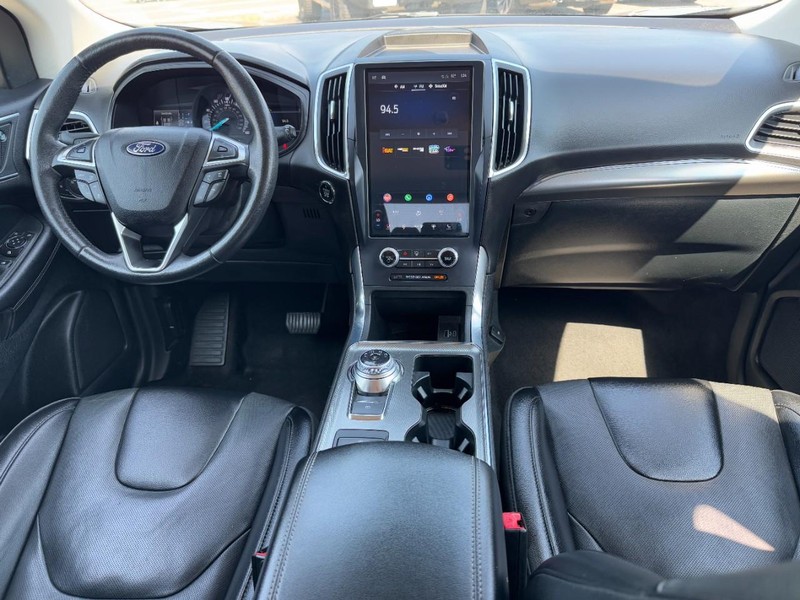 Ford Edge Vehicle Full-screen Gallery Image 11