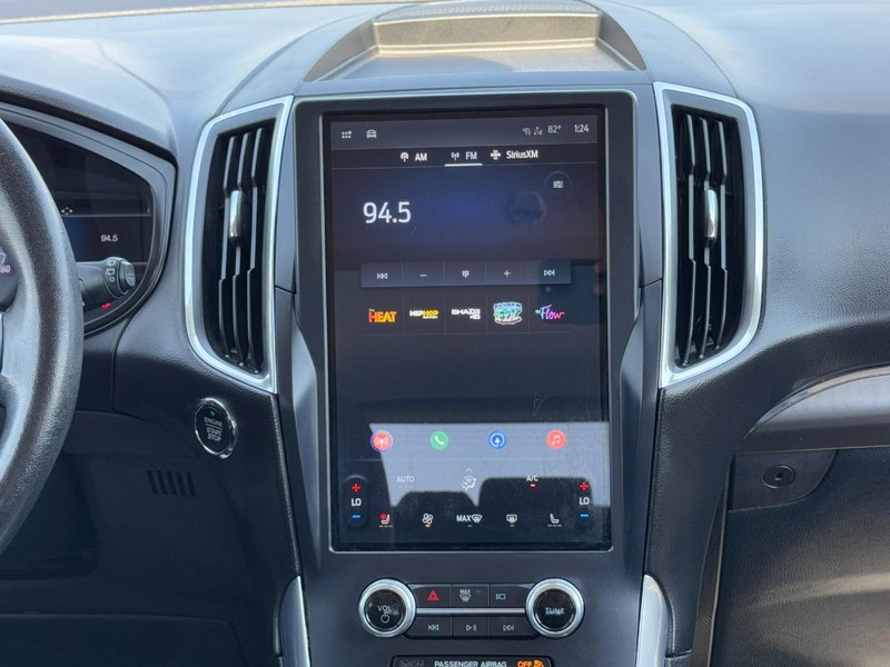 Ford Edge Vehicle Full-screen Gallery Image 13