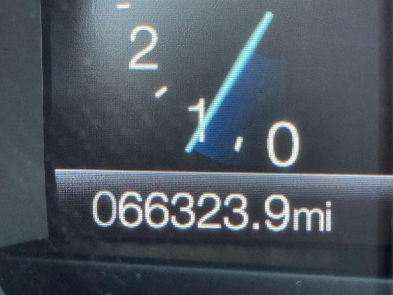 Ford Edge Vehicle Full-screen Gallery Image 19