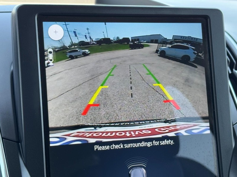 Ford Edge Vehicle Full-screen Gallery Image 22