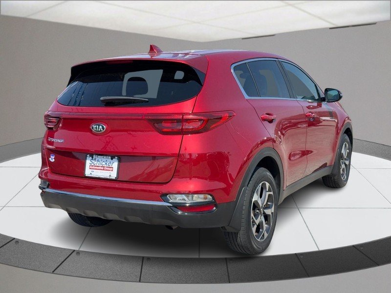 Kia Sportage Vehicle Full-screen Gallery Image 03