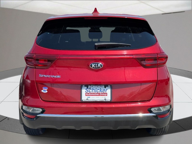 Kia Sportage Vehicle Full-screen Gallery Image 04