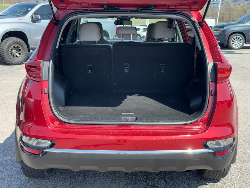 Kia Sportage Vehicle Full-screen Gallery Image 05