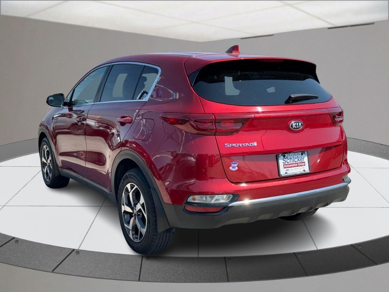 Kia Sportage Vehicle Full-screen Gallery Image 06