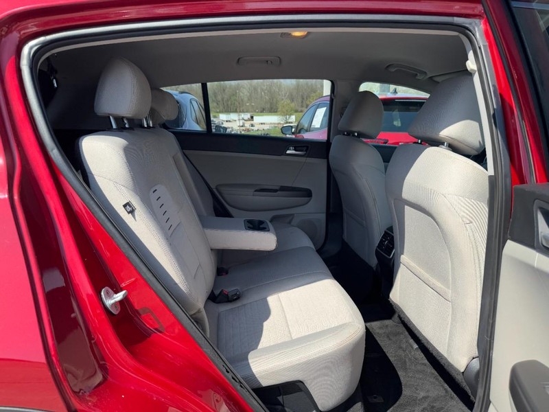 Kia Sportage Vehicle Full-screen Gallery Image 10