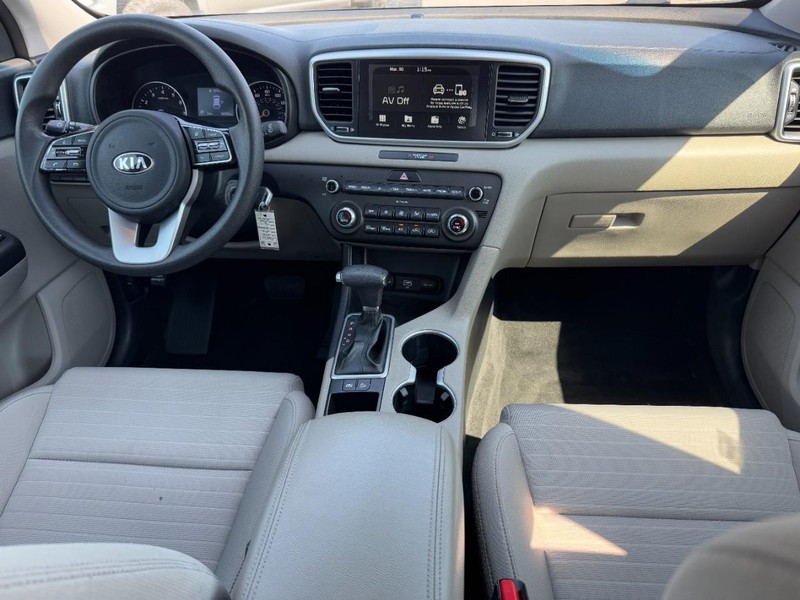 Kia Sportage Vehicle Full-screen Gallery Image 11