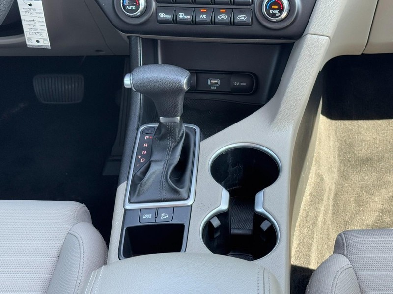 Kia Sportage Vehicle Full-screen Gallery Image 14