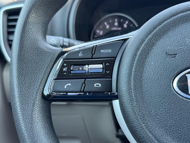 Kia Sportage Vehicle Full-screen Gallery Image 16