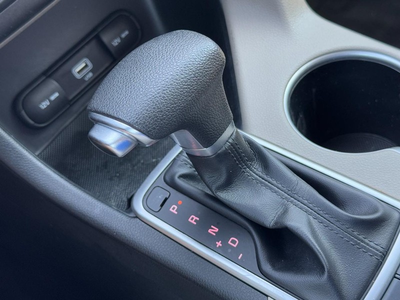 Kia Sportage Vehicle Full-screen Gallery Image 19