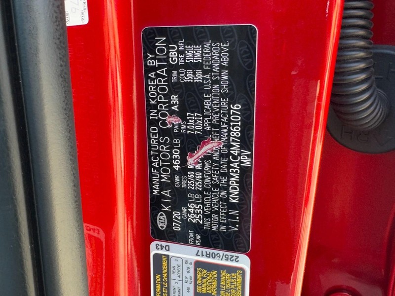 Kia Sportage Vehicle Full-screen Gallery Image 23