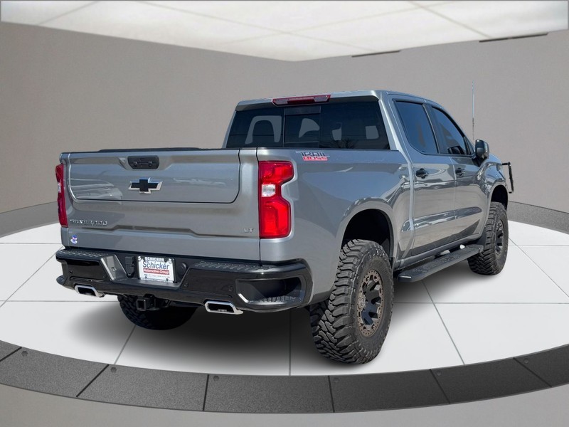 Chevrolet Silverado 1500 Vehicle Full-screen Gallery Image 03