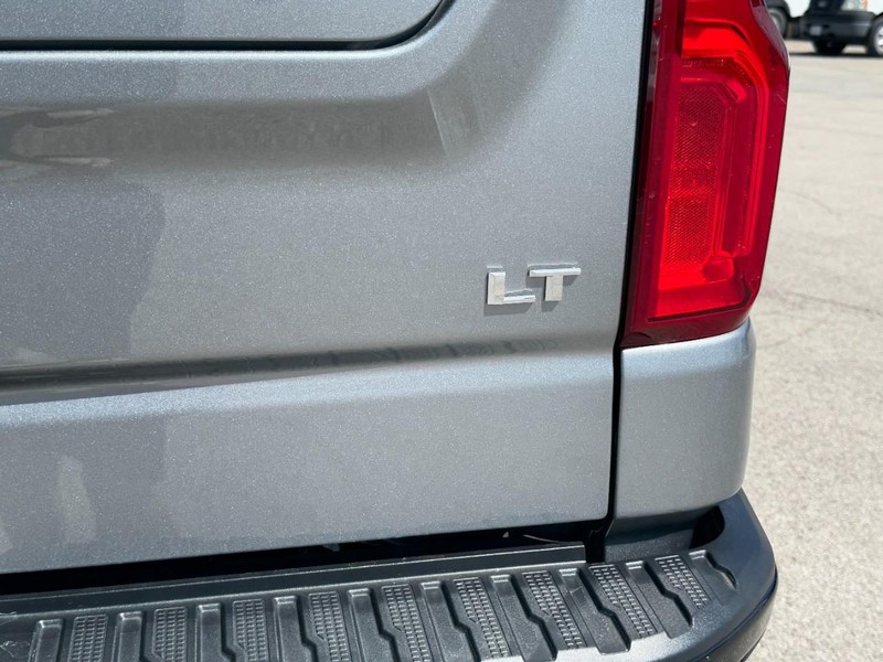 Chevrolet Silverado 1500 Vehicle Full-screen Gallery Image 10