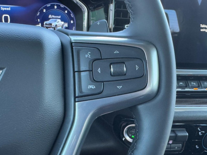 Chevrolet Silverado 1500 Vehicle Full-screen Gallery Image 18