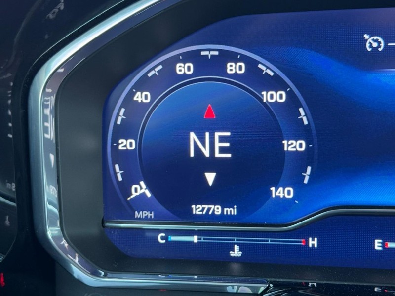 Chevrolet Silverado 1500 Vehicle Full-screen Gallery Image 19