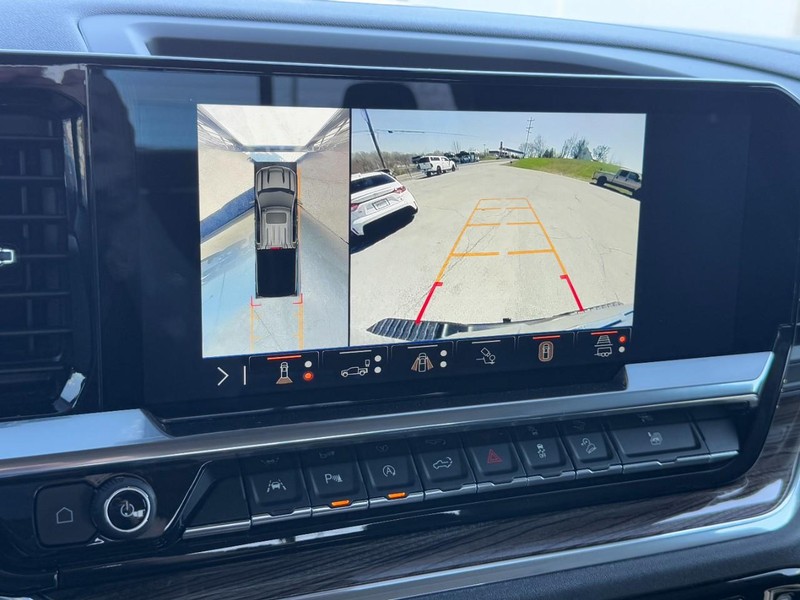 Chevrolet Silverado 1500 Vehicle Full-screen Gallery Image 21