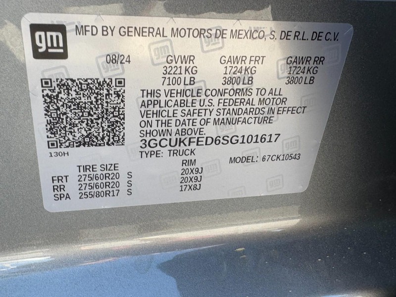 Chevrolet Silverado 1500 Vehicle Full-screen Gallery Image 24