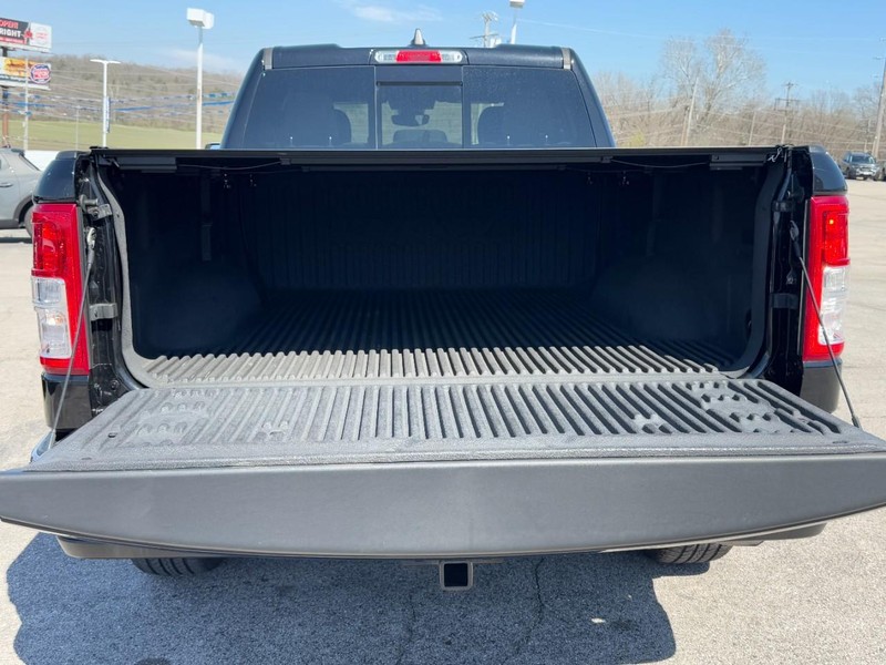 Ram 1500 Vehicle Full-screen Gallery Image 05