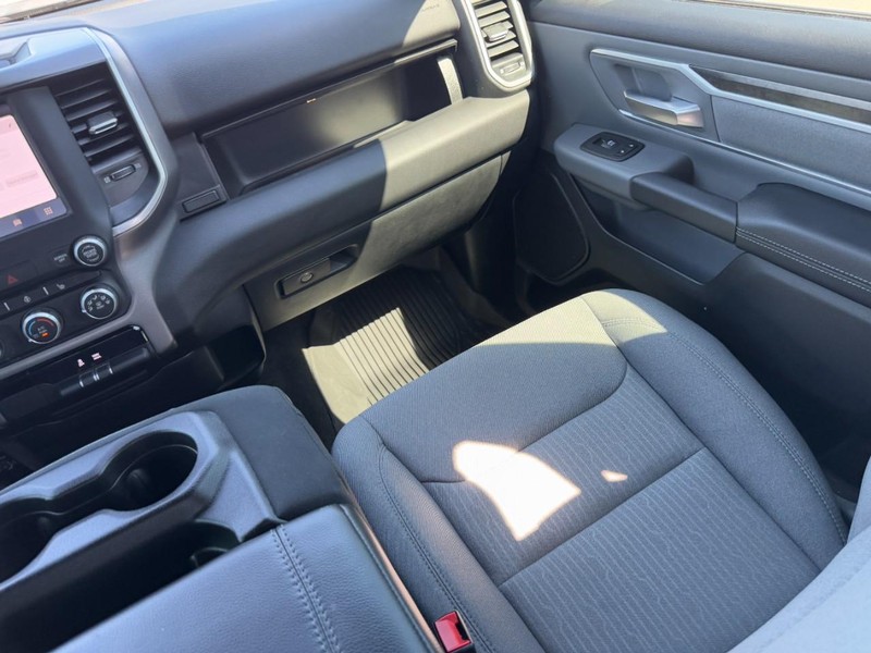 Ram 1500 Vehicle Full-screen Gallery Image 15