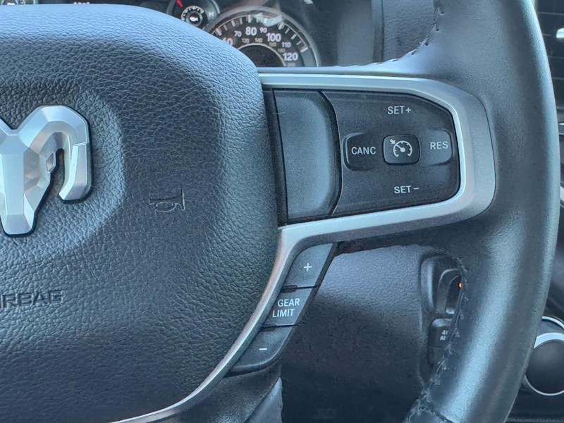 Ram 1500 Vehicle Full-screen Gallery Image 17