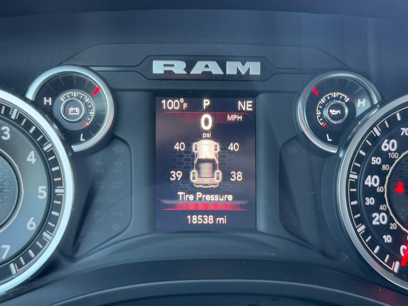 Ram 1500 Vehicle Full-screen Gallery Image 18