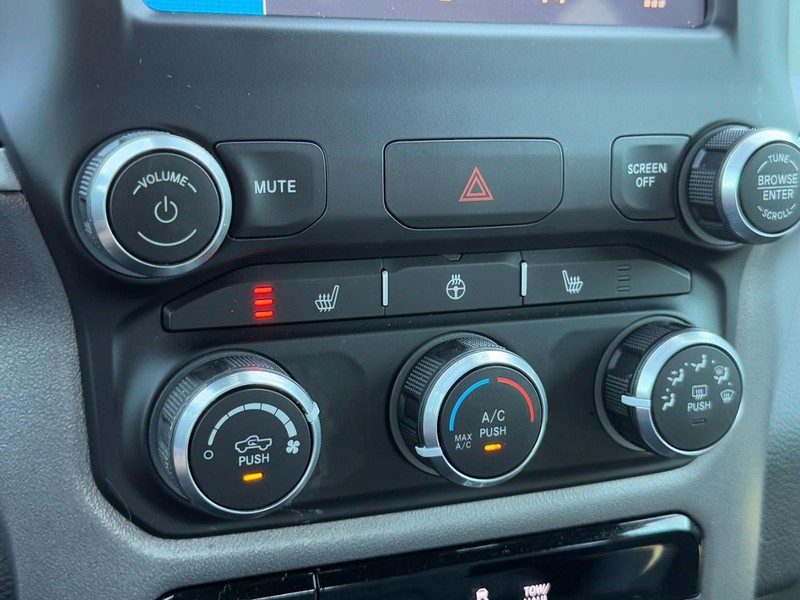 Ram 1500 Vehicle Full-screen Gallery Image 19