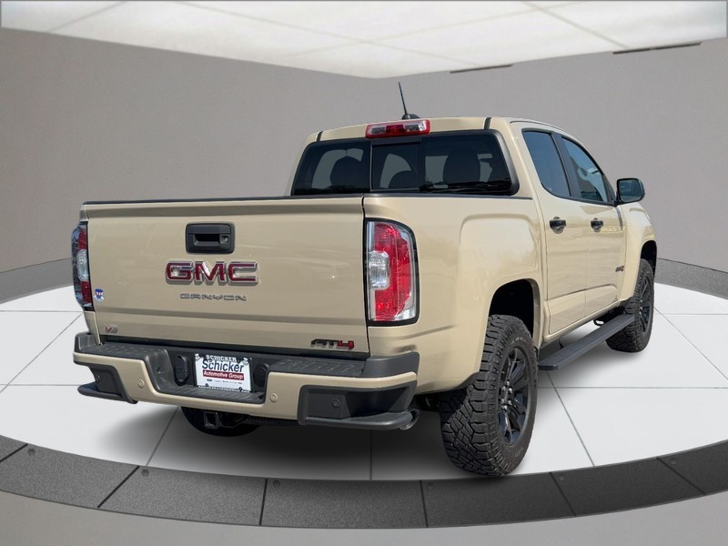 GMC Canyon Vehicle Full-screen Gallery Image 03